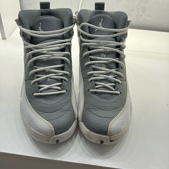Gray and white Jordan 12 retro stealth (gs) - Picture 1 of 4